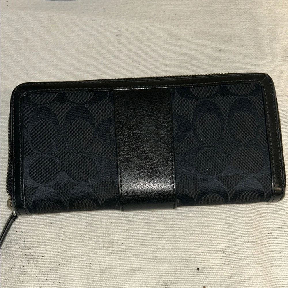 Black Patterned Wallet - Picture 3 of 10